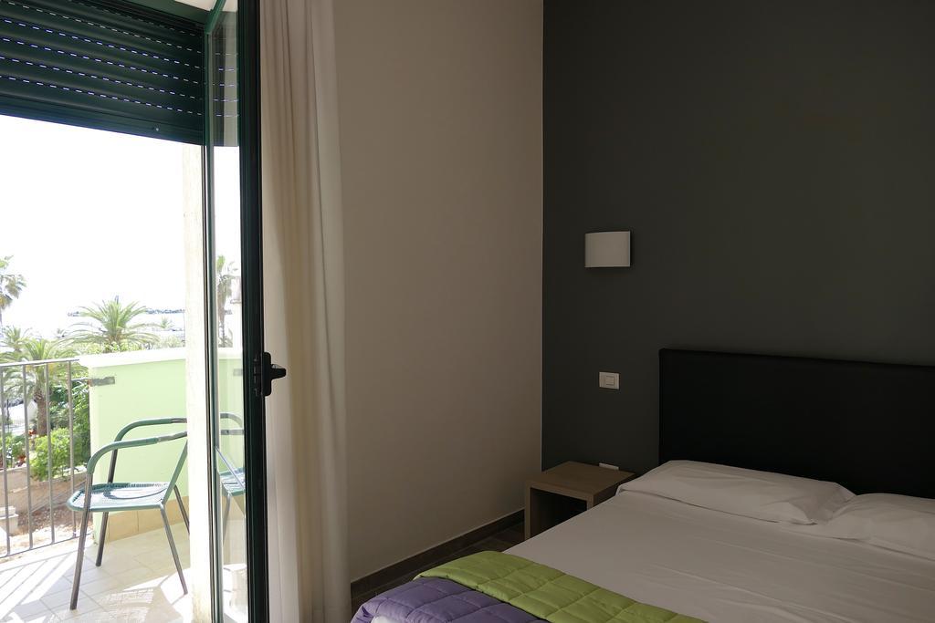 Hotel Desiree San Benedetto del Tronto Exterior foto